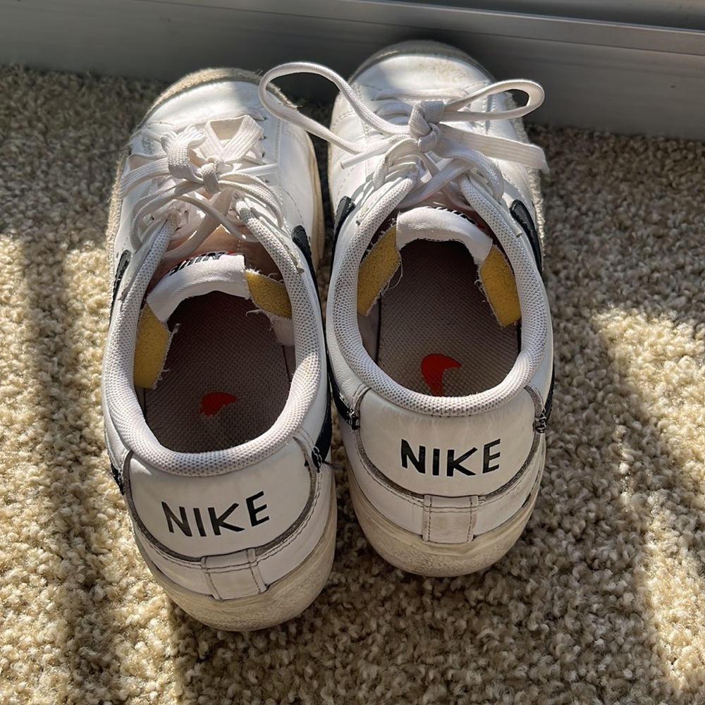 Nike - Picture 3 of 4